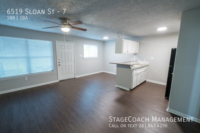 Building Photo - 6519 Sloan St Unit 7 Rental