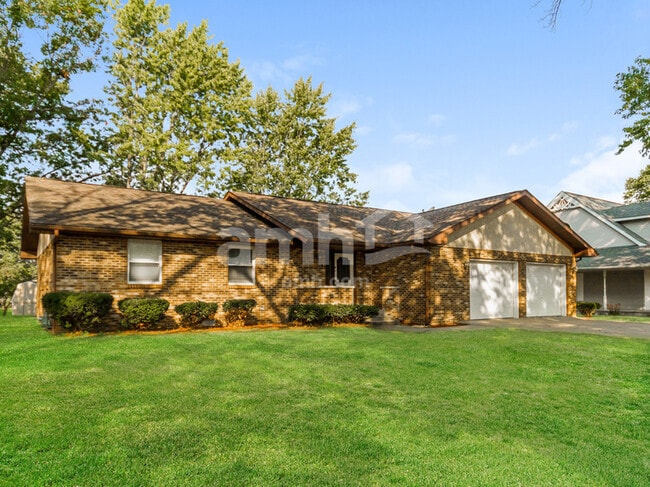 Photo - 380 Comet Dr