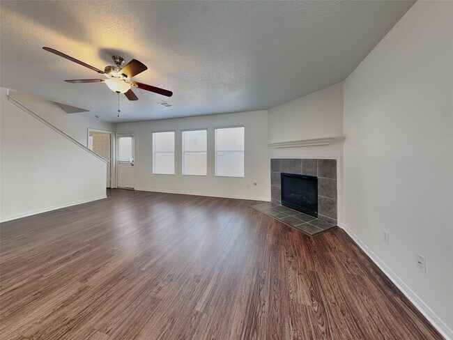 Photo - 16973 Scenic Knoll