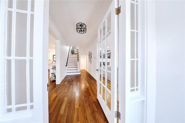 Photo - 310 Elmgrove Ave