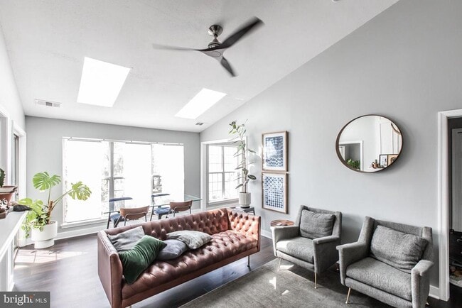 Photo - 8201 Crossbrook Ct Unit 301