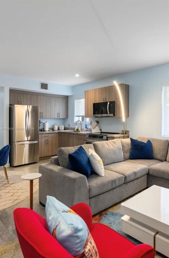 Photo - 165 NW 39th St Unit 7