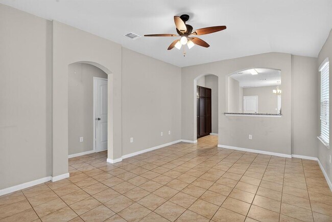 Photo - 2010 Langdale Ln