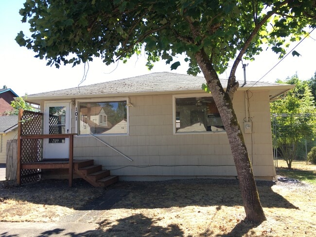Building Photo - 101 NE Byron Pl Rental