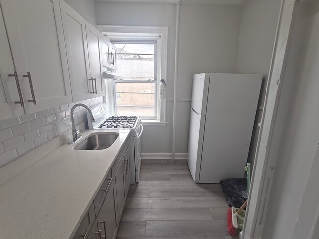 Photo - 684 Summer Ave Unit 4