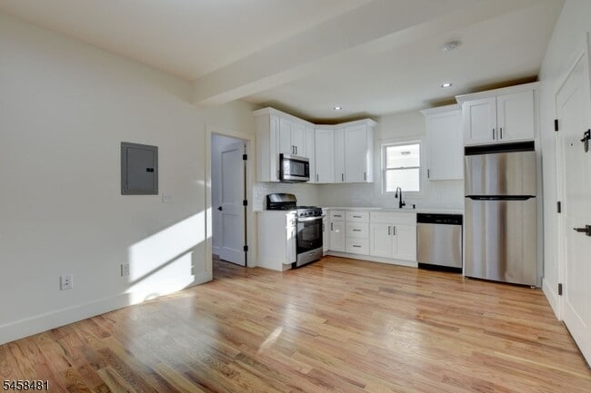 135 Forest St Unit 2R