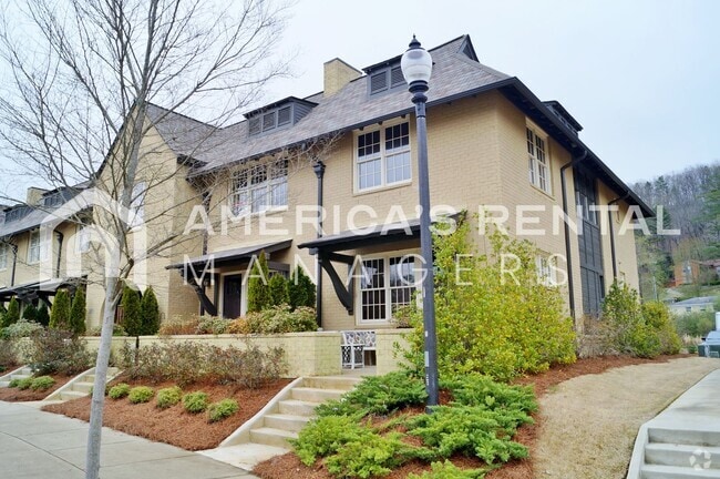 Building Photo - Beautiful Loft Style Townhome For Rent off...