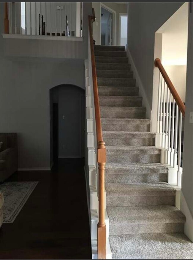 Photo - 820 Flagstone Dr