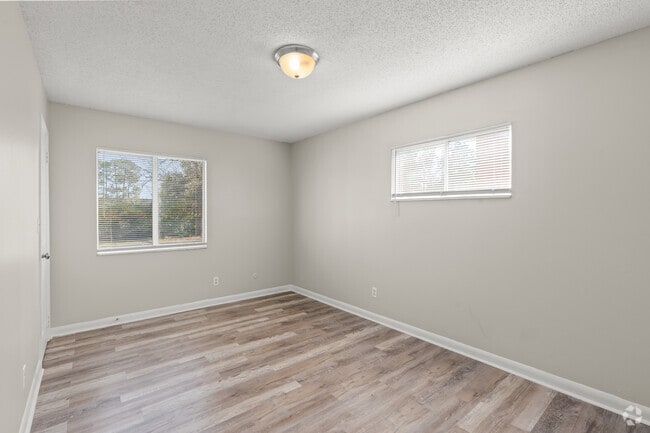 2BR, 1BA - 885 SF - Bedroom