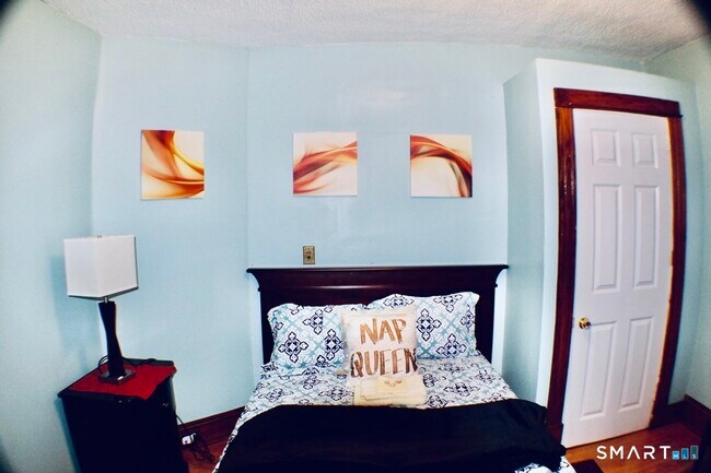 51 Brownell Ave Unit 1st Floor