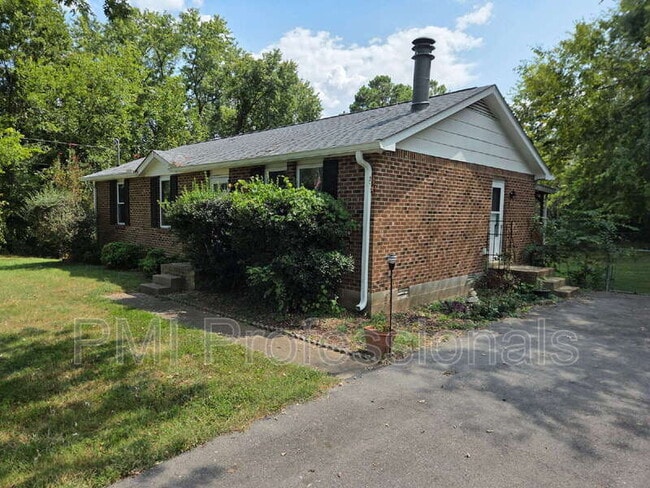 Photo - 702 Rodeo Rd