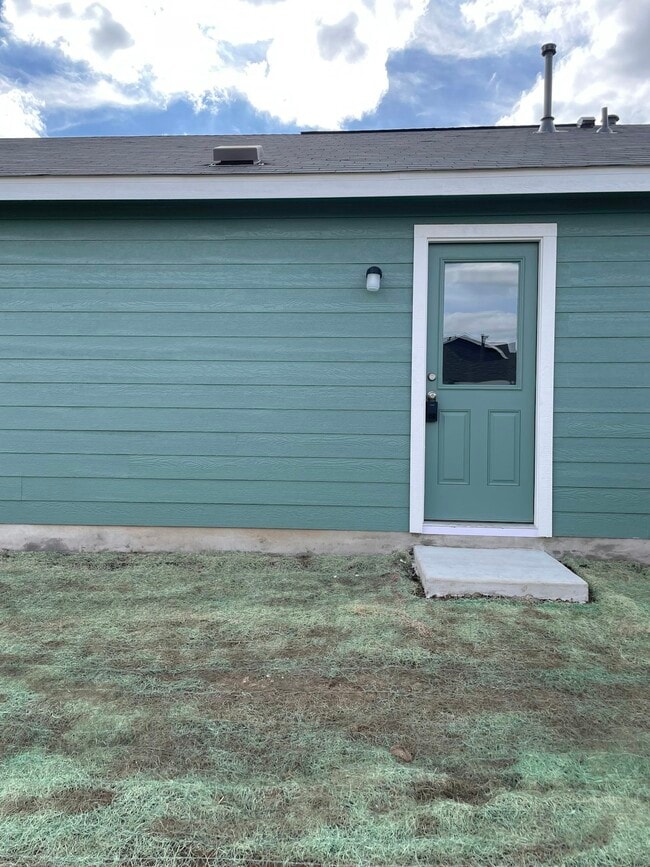 Photo - 280 Amber Gln