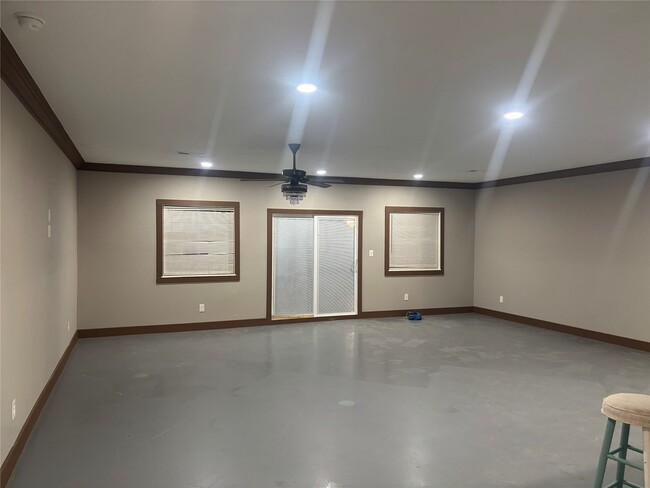 Photo - 9480 Plum Grove Rd