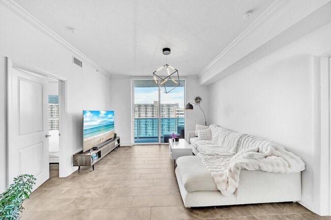 Photo - 1945 S Ocean Dr Unidad 1803