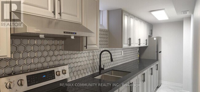 Photo - 24 Sandham Crescent