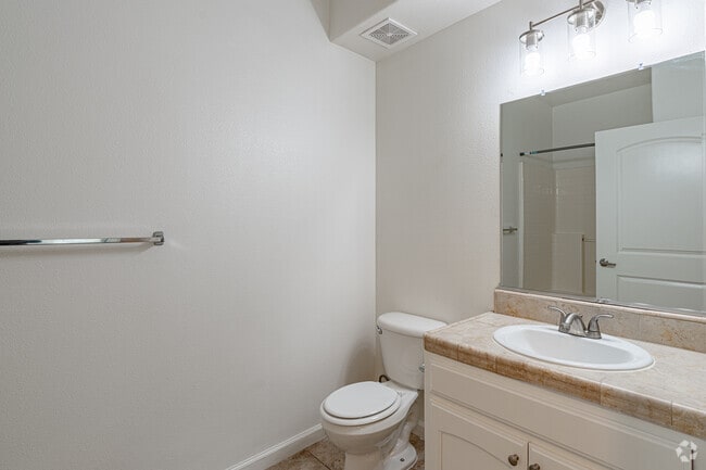 2BD, 2BA - 954SF