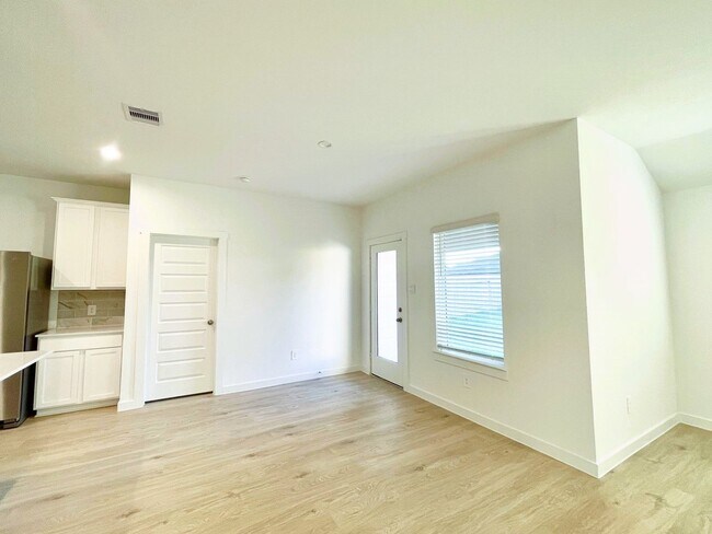 Photo - 30007 Foxtail Pne Ct