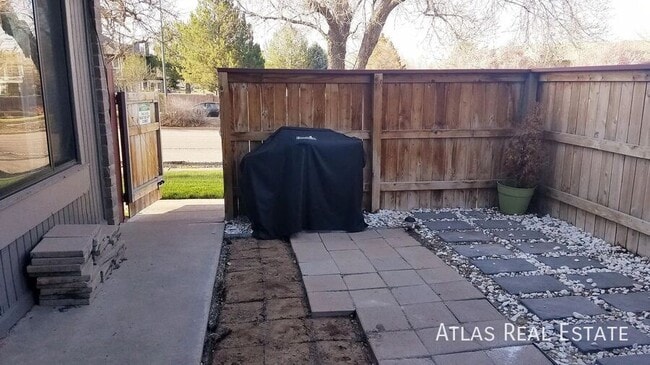 Photo - 1101 S Yosemite Way