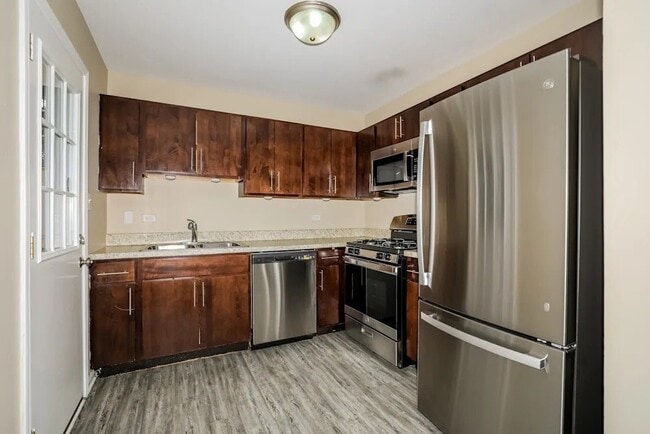 1381 Alberta Ct