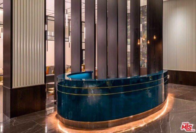 Photo - 400 S Broadway Unidad 502