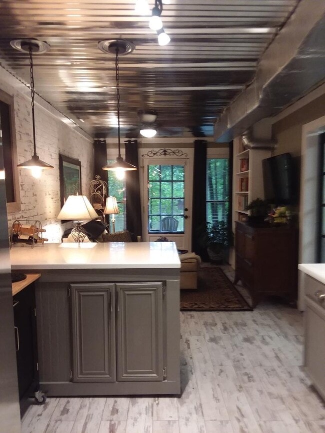 Building Photo - 937 Edgewater Cir