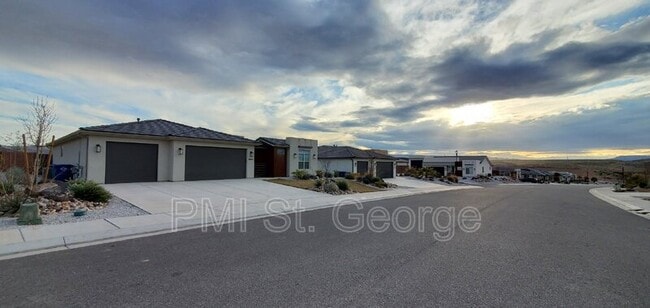 Building Photo - 3040 E Lavatera Dr Rental