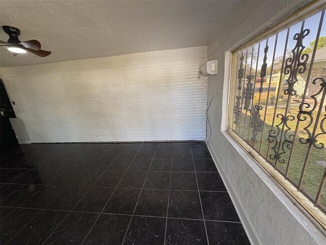 Photo - 1836 SW Harlem Cir