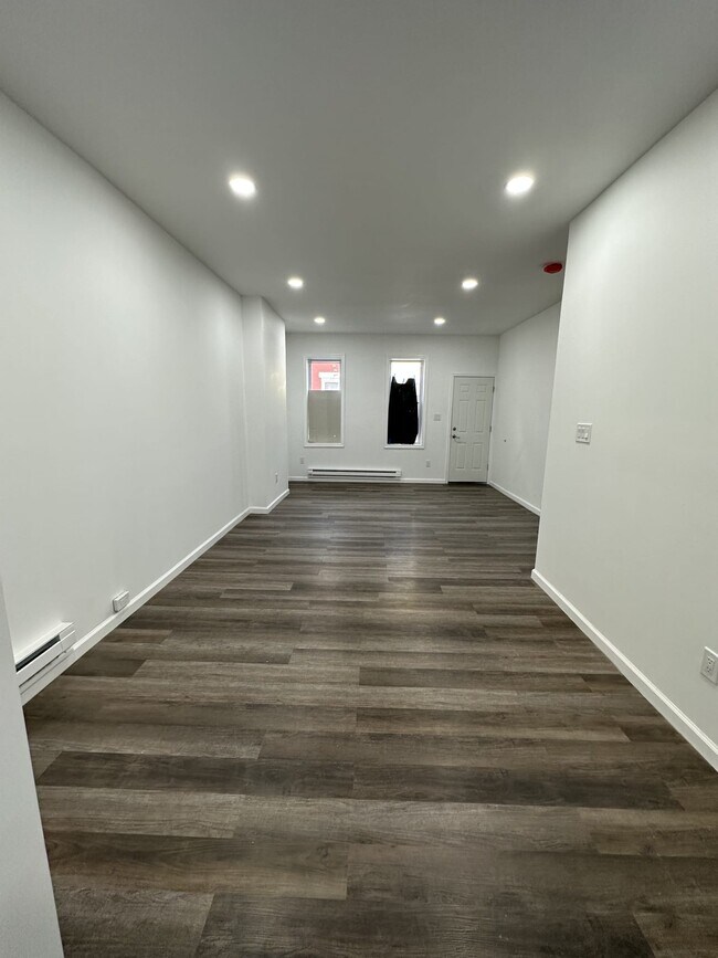 Photo - 2424 N Bancroft-