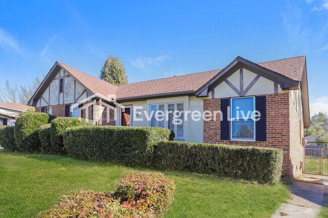 Photo - 1404 Larchmont Dr