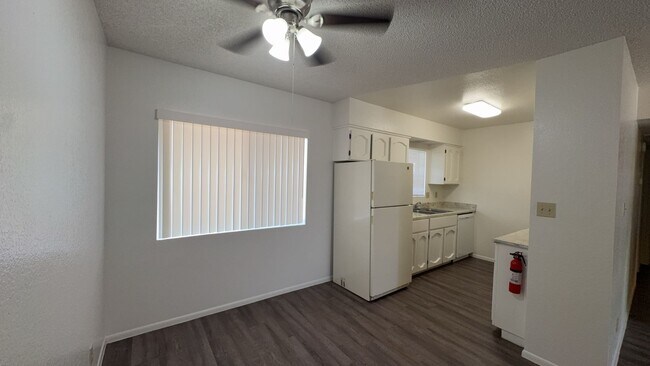 Photo - 12643 N 113th Ave Unidad Apt #4