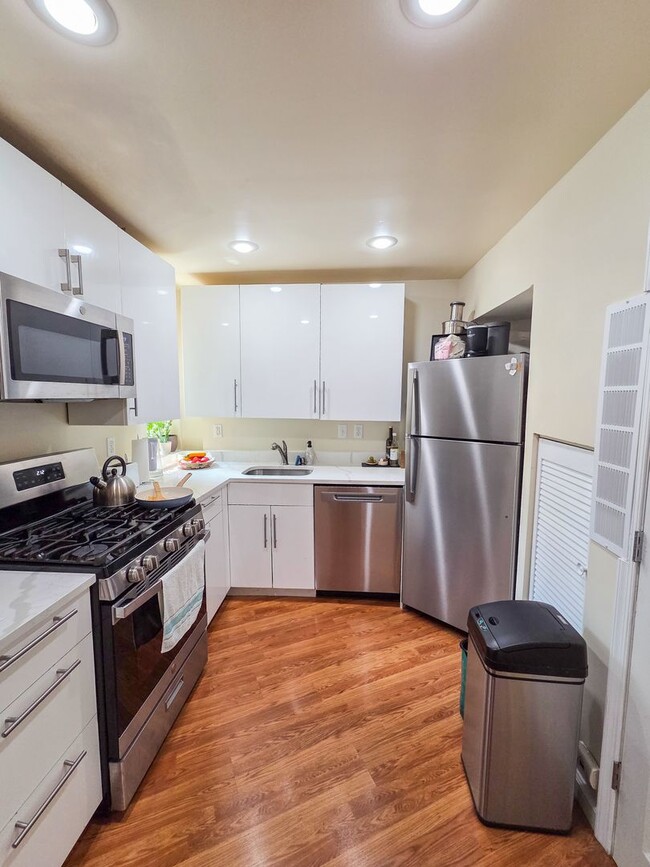 Photo - 207 R St NW Unit 4