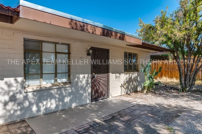 Photo - 3657 N Los Altos Ave