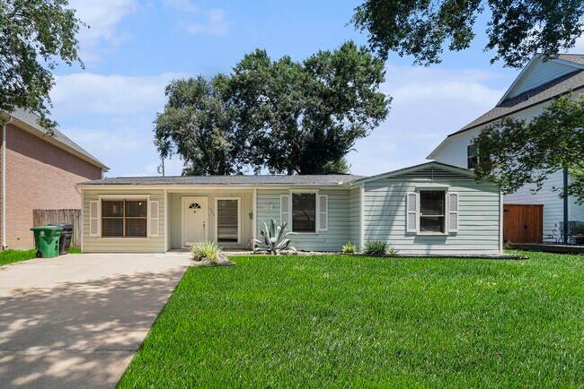 Photo - 1720 Libbey Dr