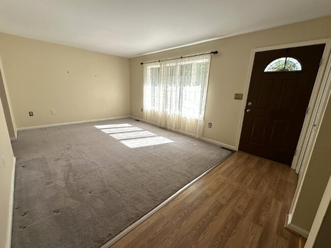 Photo - 3-Bedroom Split Level in Peaceful Wooded Setting