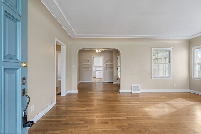 Photo - 1321 E Monument St