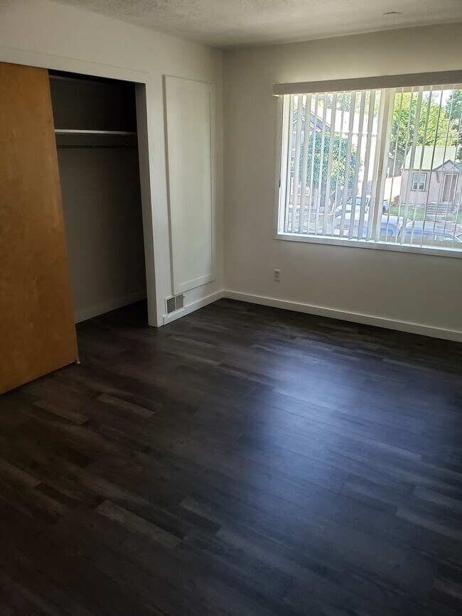 Photo - First month rent free -Spacious Duplex - 8...