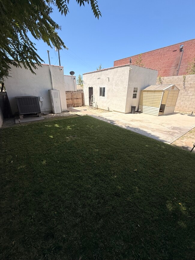 415 W Marietta Pl