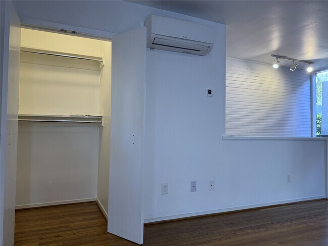 Photo - 2721 Kipling St