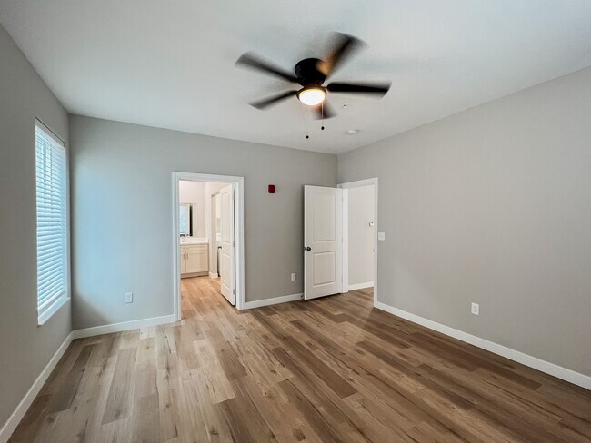 Photo - Fairway Flats