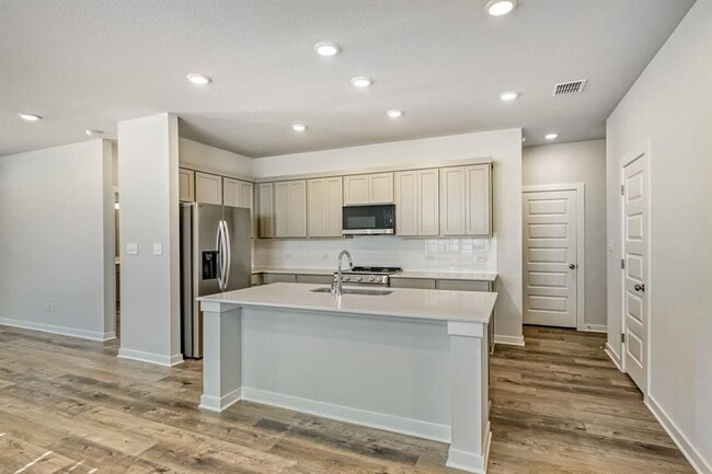 3208 Canyon River Ln