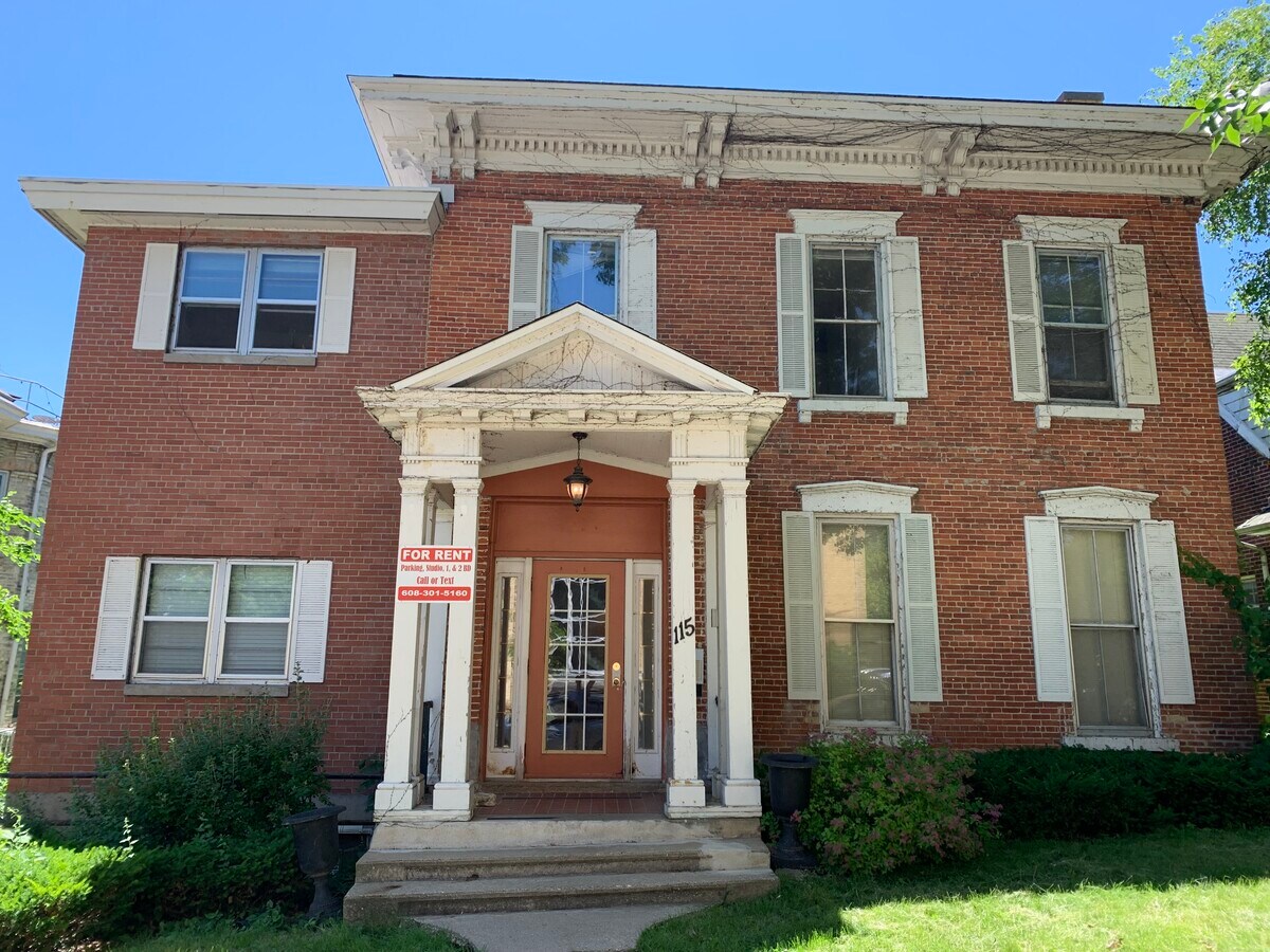 The Badger Den Apartments on Gilman - The Badger Den Apartments on Gilman