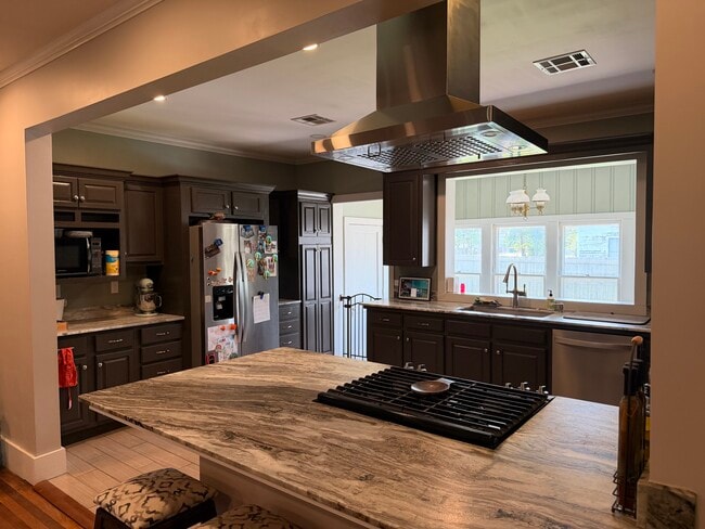 Photo - 110 S Saint John St