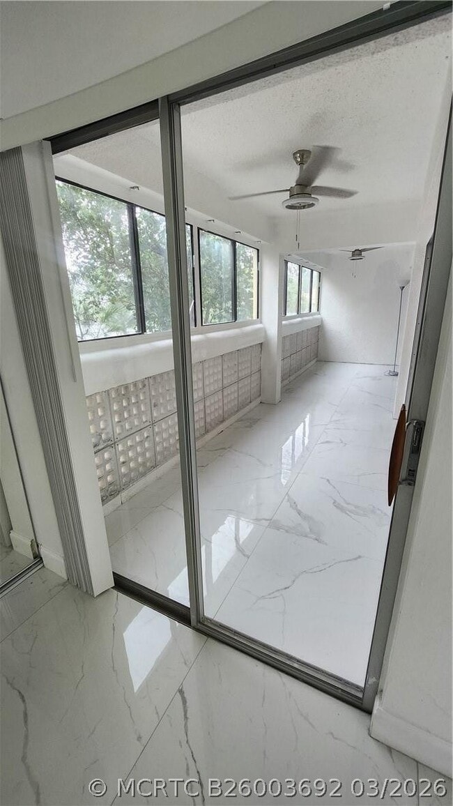 3301 Spanish Moss Terrace Unidad 202