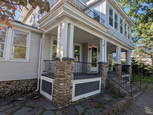 Photo - 1855 Northampton St