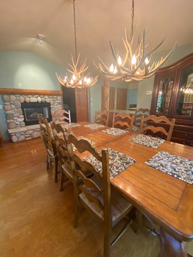 Building Photo - Quaint Country Living (APP#143)