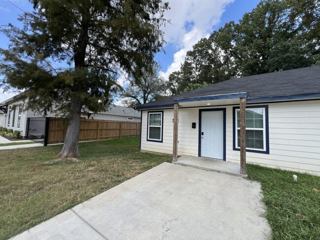 Building Photo - Must See! New Construction! 1 bedroom, 1... Rental