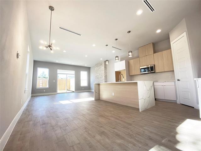 Photo - 2603 Crossman Ave