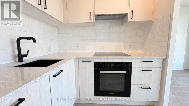 Photo - 5 Quarrington Ln Unit 807