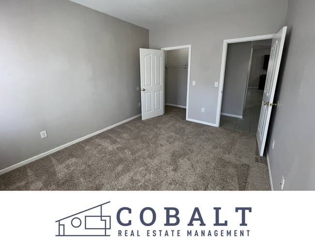 Building Photo - LUXURIOUSLY ELEGANT DESIGN 2 BDR APT.