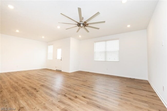 Photo - 98 Brewster Dr